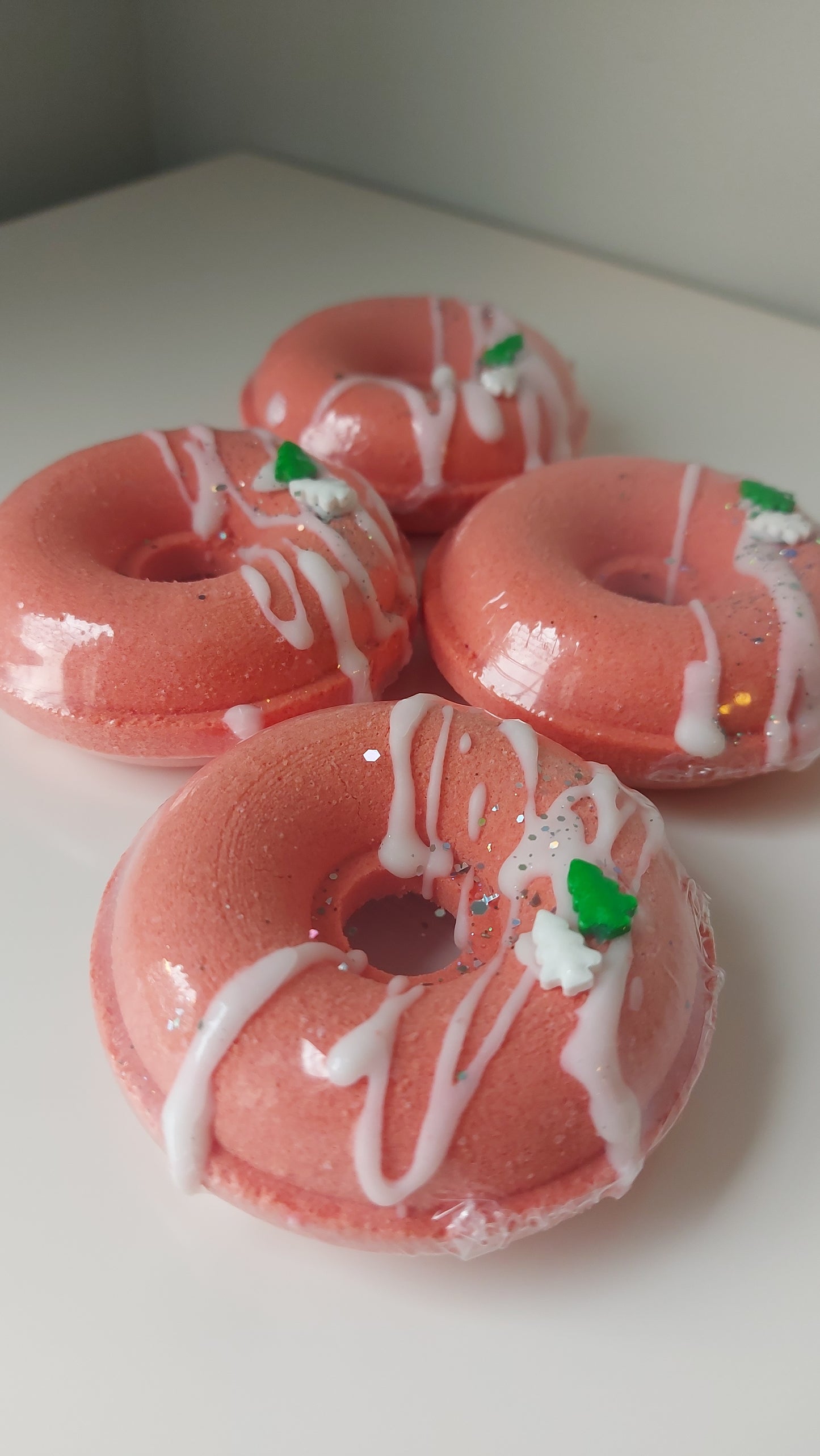 Holiday Hug Donut Bath Bomb